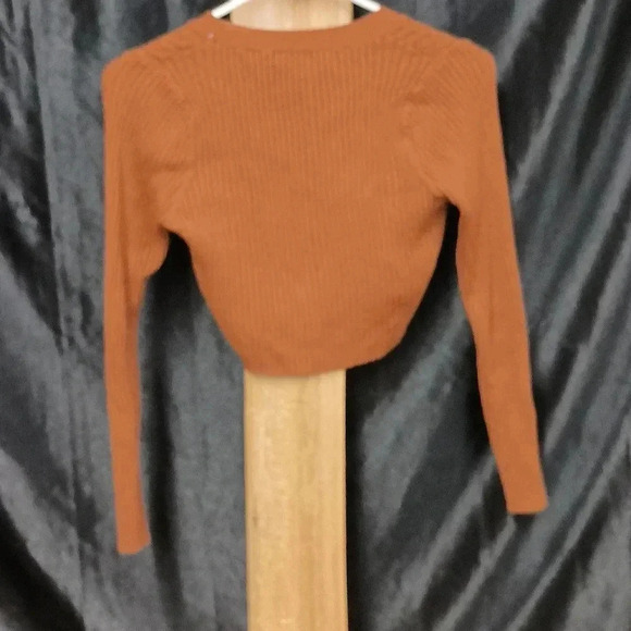 Shein size small Brown long sleeve crop top with clear buttons - Picture 5 of 5